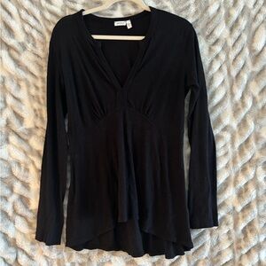 Ettitude Black Long-Sleeve V-Neck Tunic